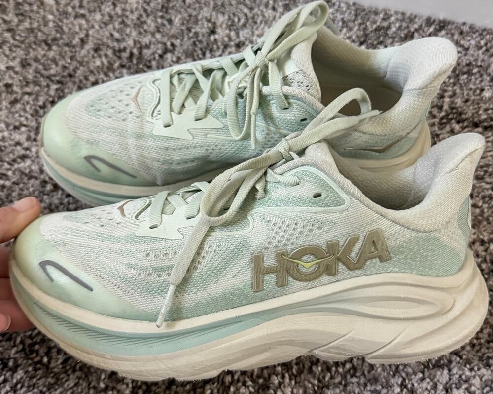 HOKA clifton 10 kids size 3.5 - Picture 1 of 7